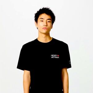 Exclusive Uniqlo Disney Mickey & Minnie Mouse Non La Hat Black Shirt HTF